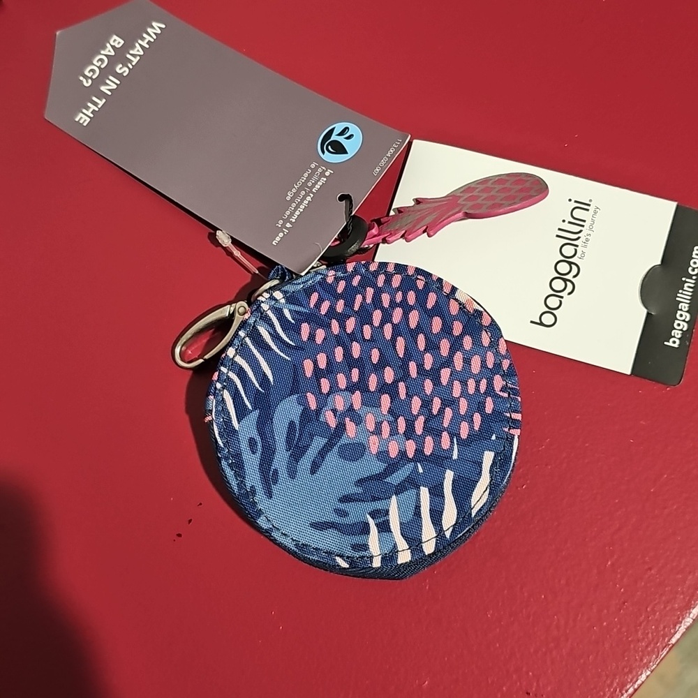 Baggallini earbud case